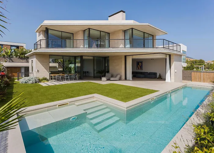 Villa Al Fresco Sitges Center And 10 Minutes Walk From Beach Amaizing Design New Villa And New Urbanization