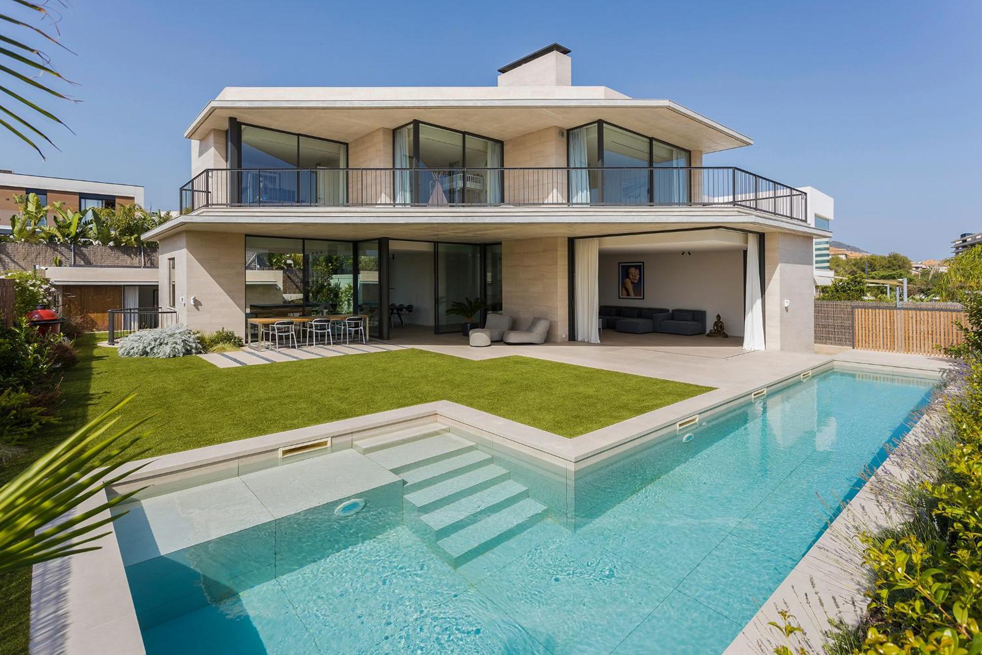 Villa Al Fresco Center And 10 Minutes Walk From Amaizing Design New And New Urbanization